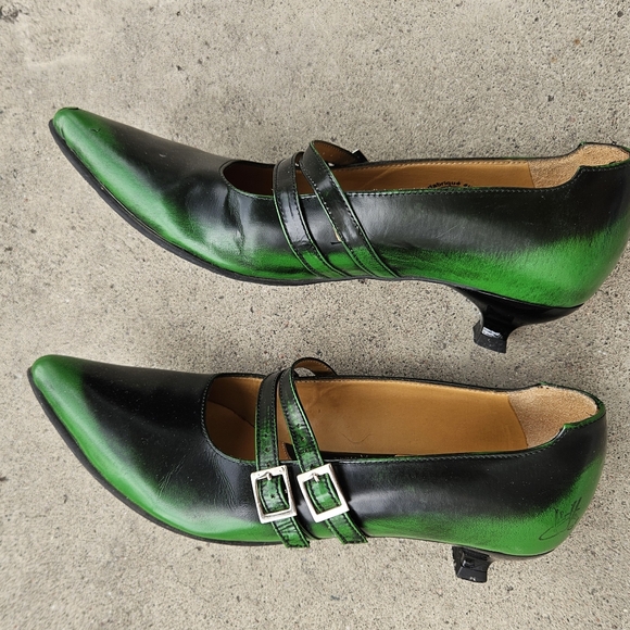 Fluevog ombre green kitten heels - size 8.5 - Picture 3 of 4